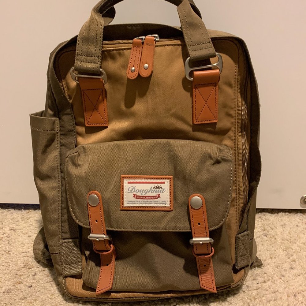 Doughnut Macaroon Standard Backpack - Khaki x Army